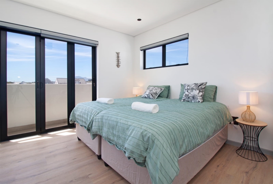4 Bedroom Property for Sale in Kommetjie Western Cape